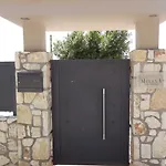 Melina Pool View アルゴストリオン