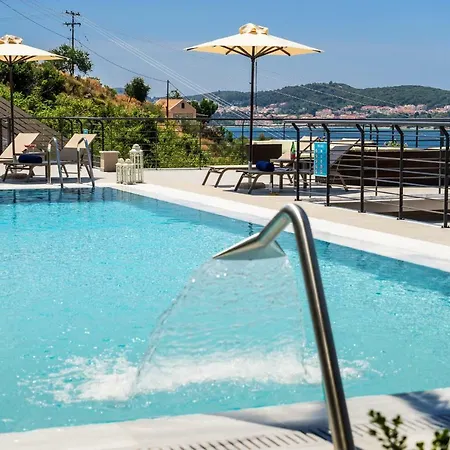 Melina Pool View דירה *